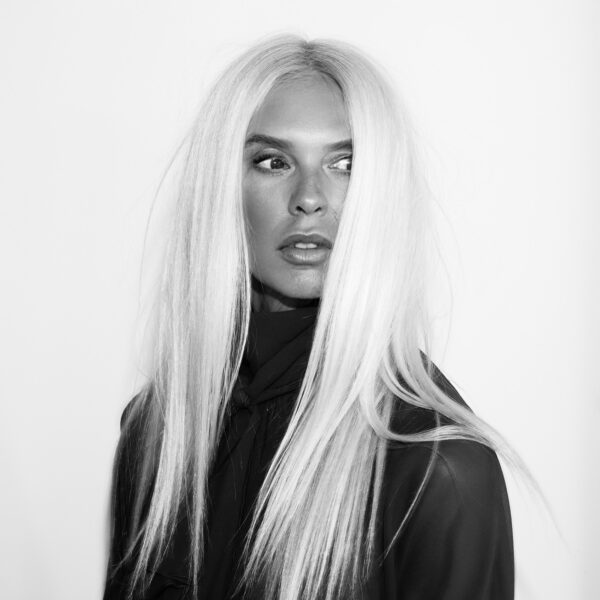 NATHALIE CHANDLER photo